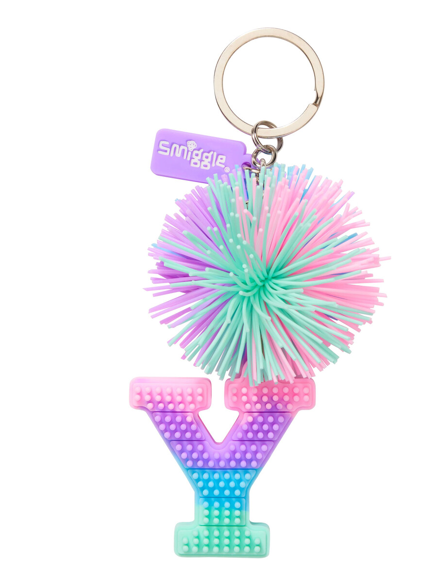 llavero con letras del alfabeto perfumado con pompones de colores pastel