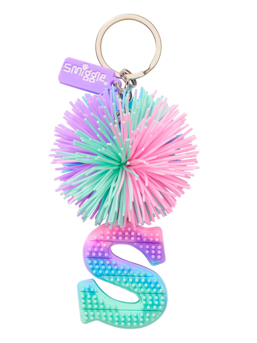 llavero con letras del alfabeto perfumado con pompones de colores pastel
