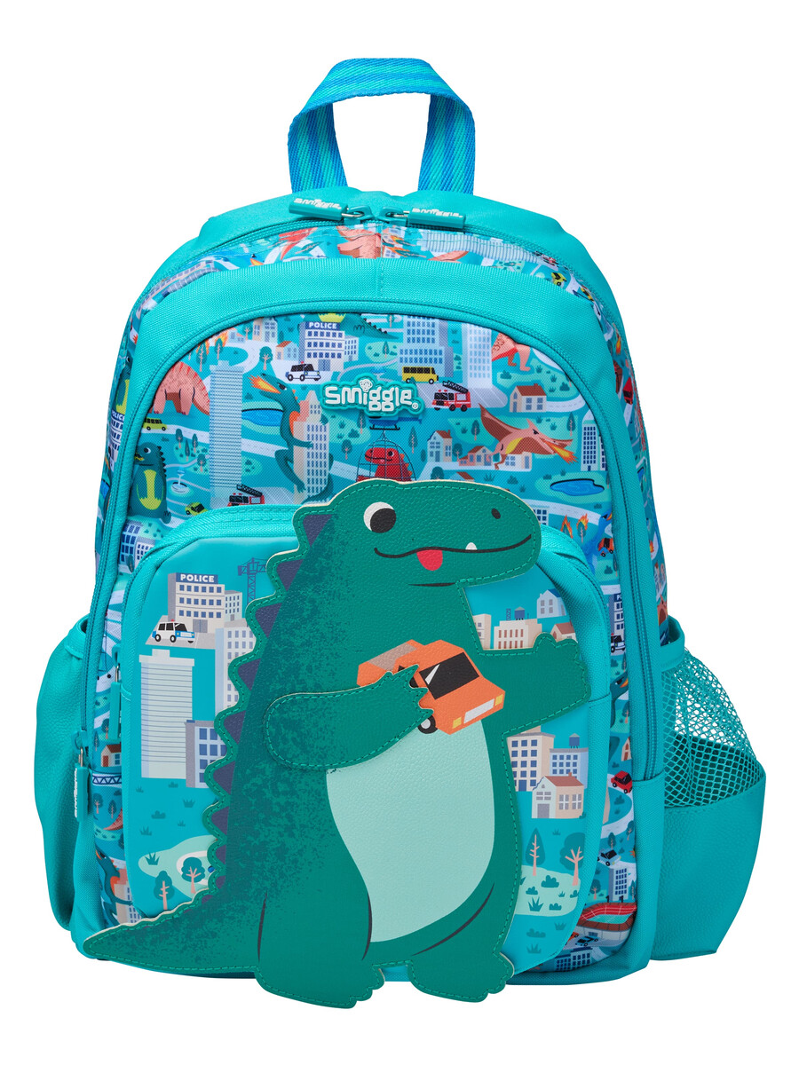 mochila de personaje juvenil aventurero
