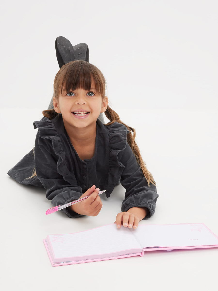 cuaderno a5 de cuentos felices