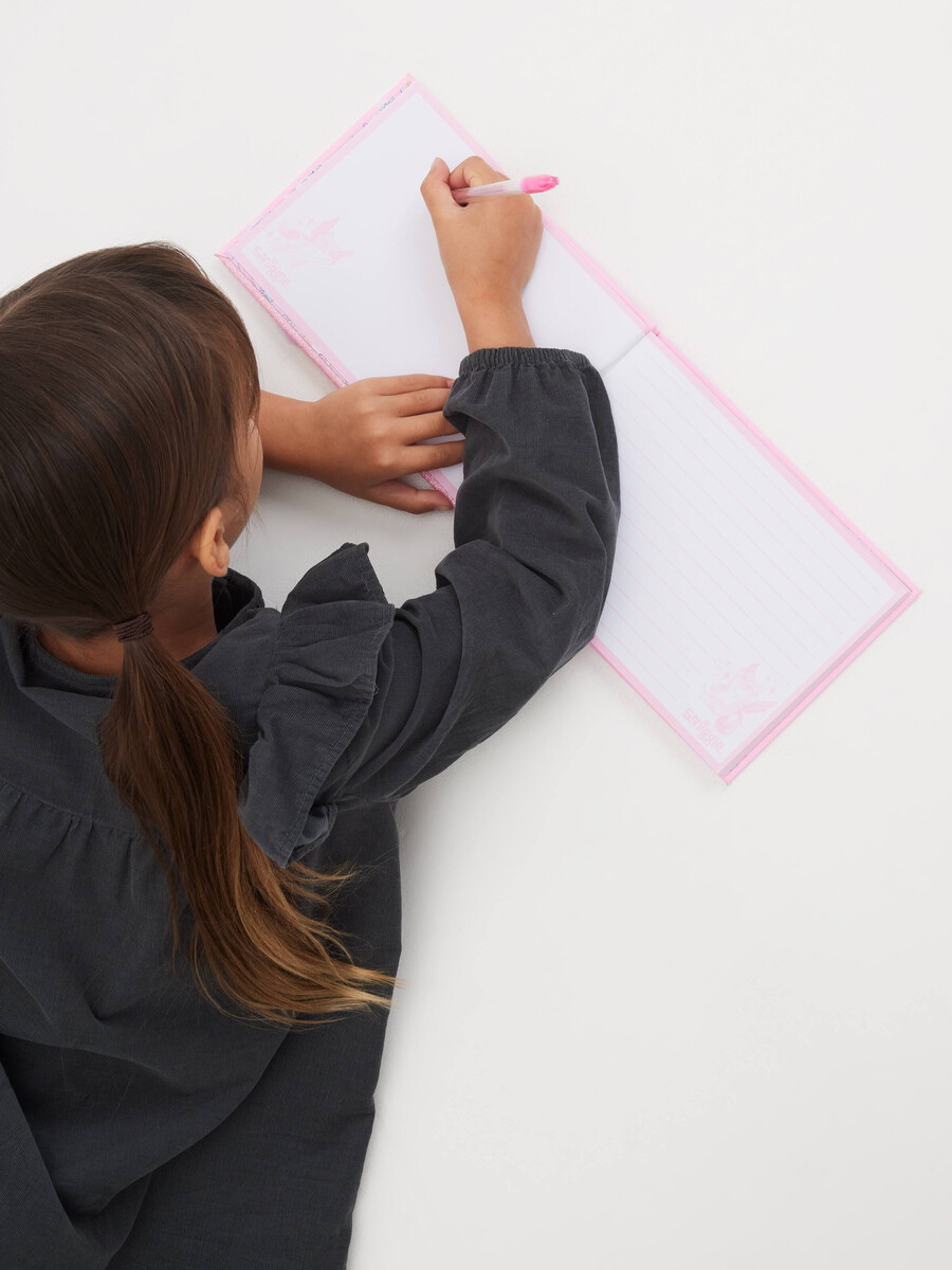 cuaderno a5 de cuentos felices