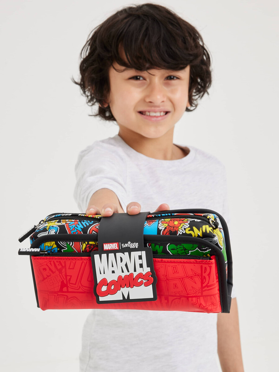 estuche utilitario para lápices marvel